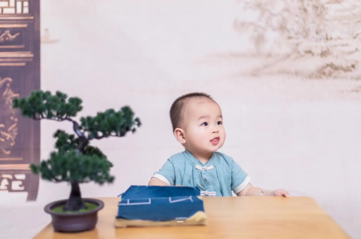 广州代怀试管生子怀孕初期胃部不适
